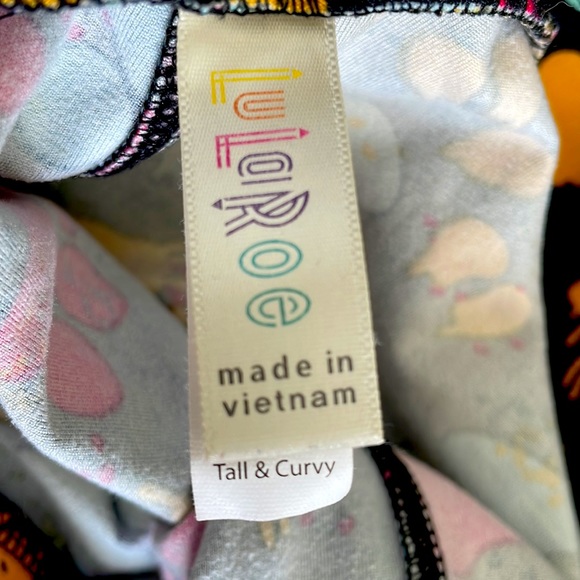 LuLaRoe Paw Print TC Leggings!🦄 - Picture 2 of 3